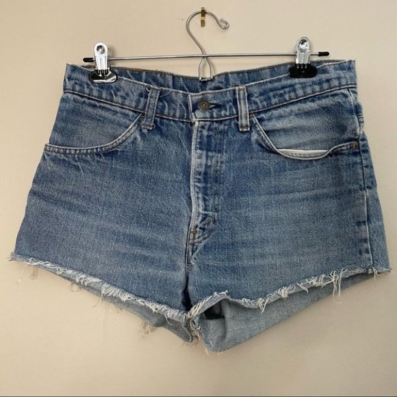 Vintage Levi’s orange label cutoff shorts - Picture 2 of 6
